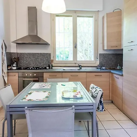 Trilocale Con Ampio Giardino A 100mt Dal Mare, - M359