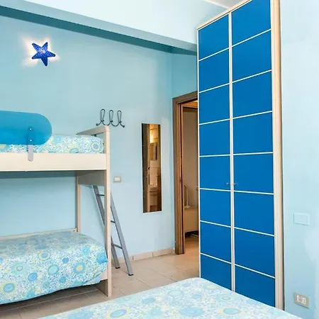 Trilocale Con Ampio Giardino A 100mt Dal Mare, - M359 *